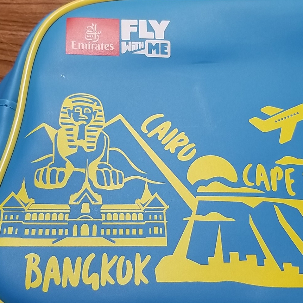 Lonely Planet Kids Emirates Air Jr Wash Bag NWT - Picture 5 of 6